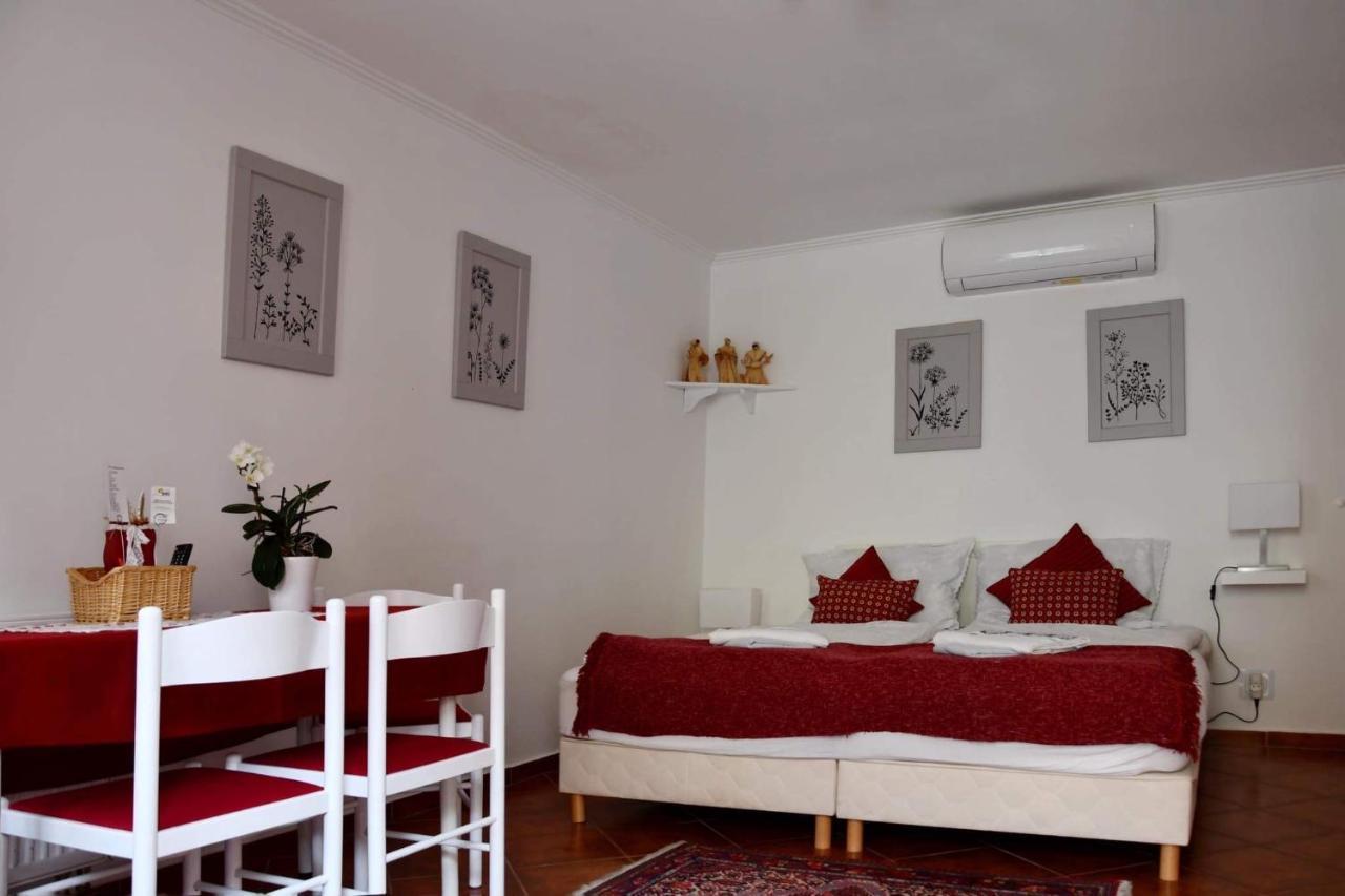 Szentesi Panzio Bed & Breakfast Fertőrákos Eksteriør bilde