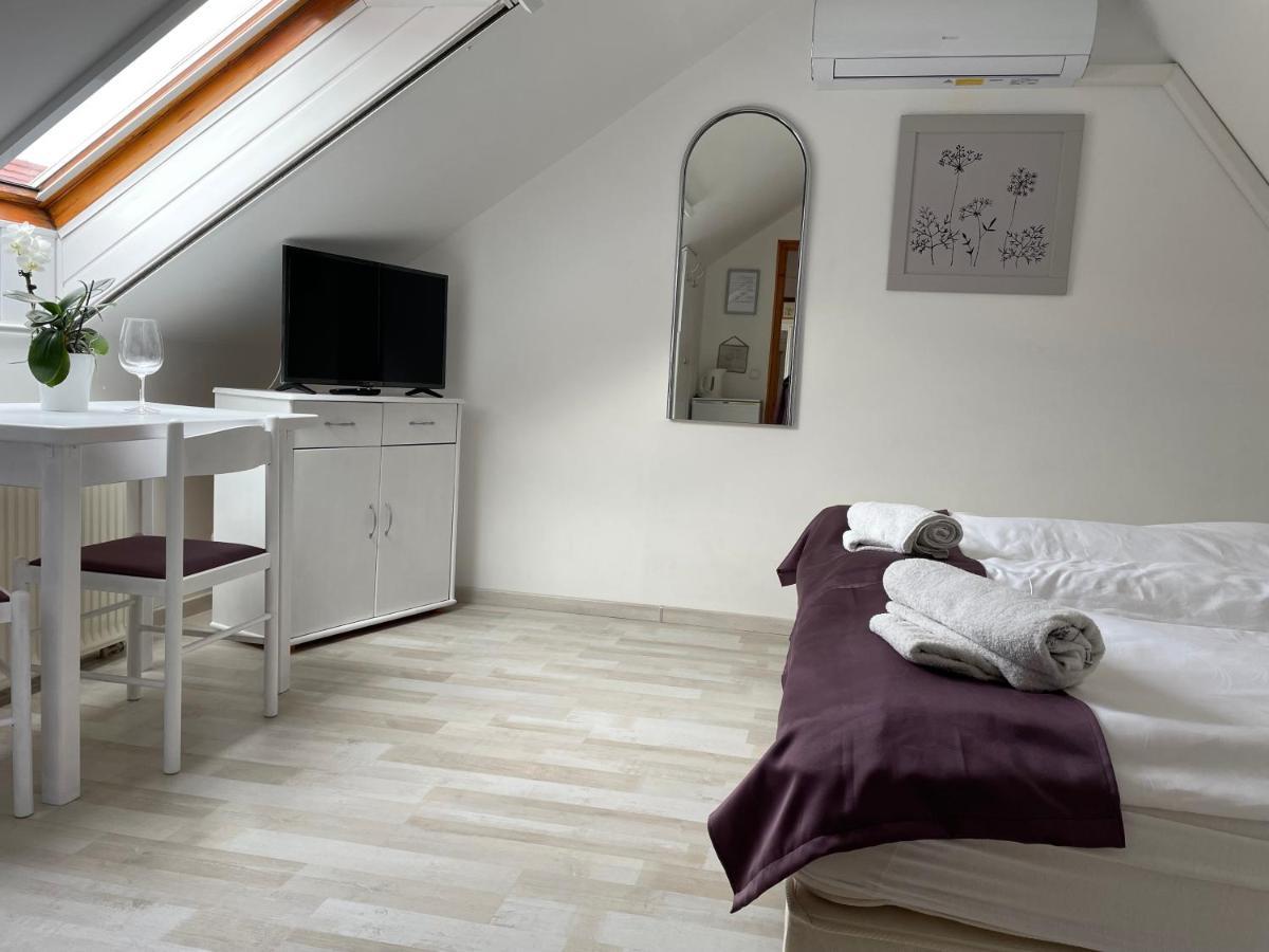 Szentesi Panzio Bed & Breakfast Fertőrákos Eksteriør bilde