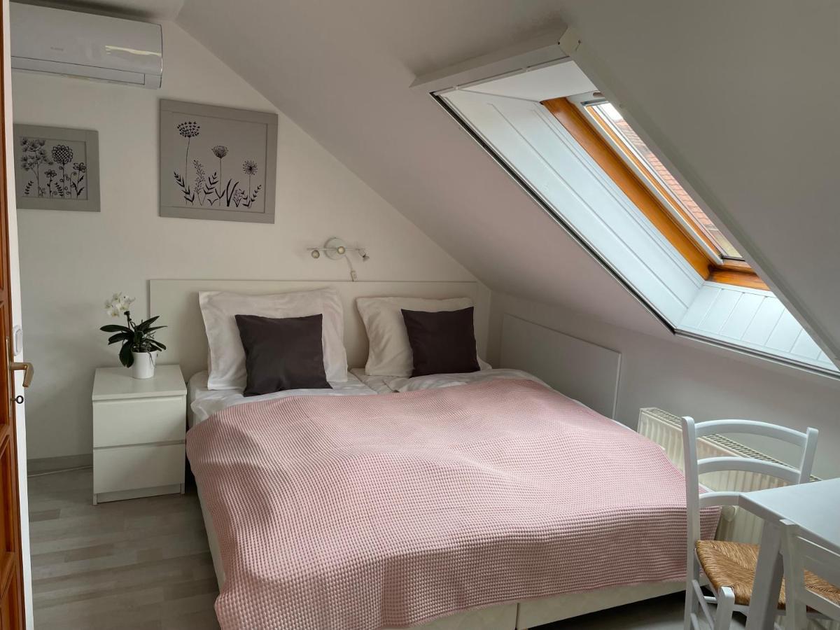 Szentesi Panzio Bed & Breakfast Fertőrákos Eksteriør bilde