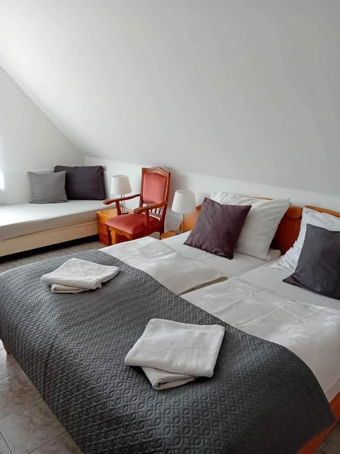 Szentesi Panzio Bed & Breakfast Fertőrákos Eksteriør bilde