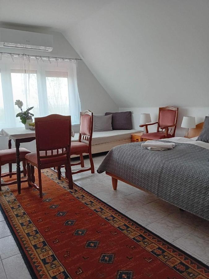 Szentesi Panzio Bed & Breakfast Fertőrákos Eksteriør bilde