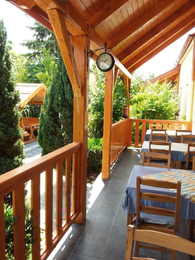 Szentesi Panzio Bed & Breakfast Fertőrákos Eksteriør bilde